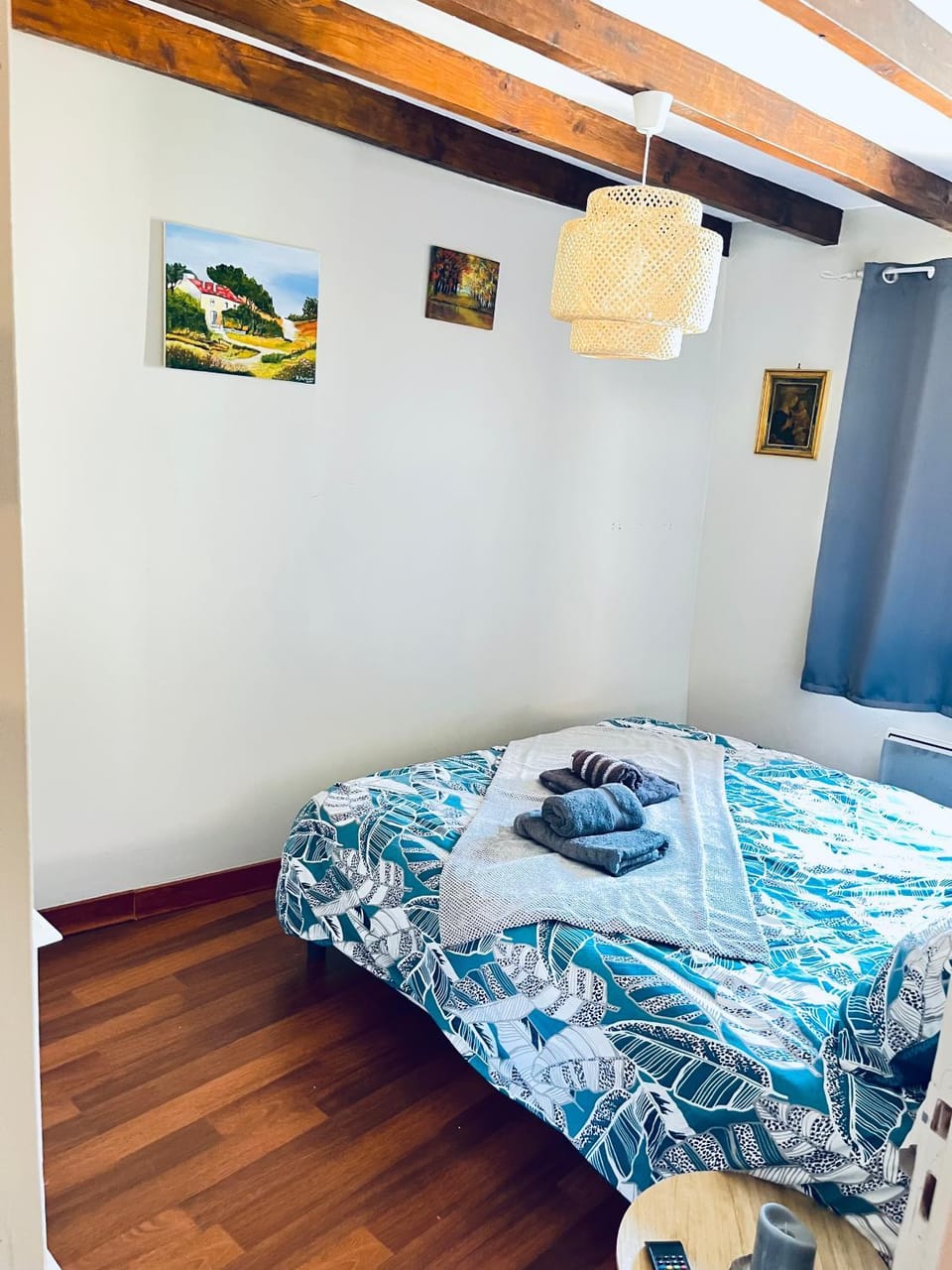 Photo of the whole room