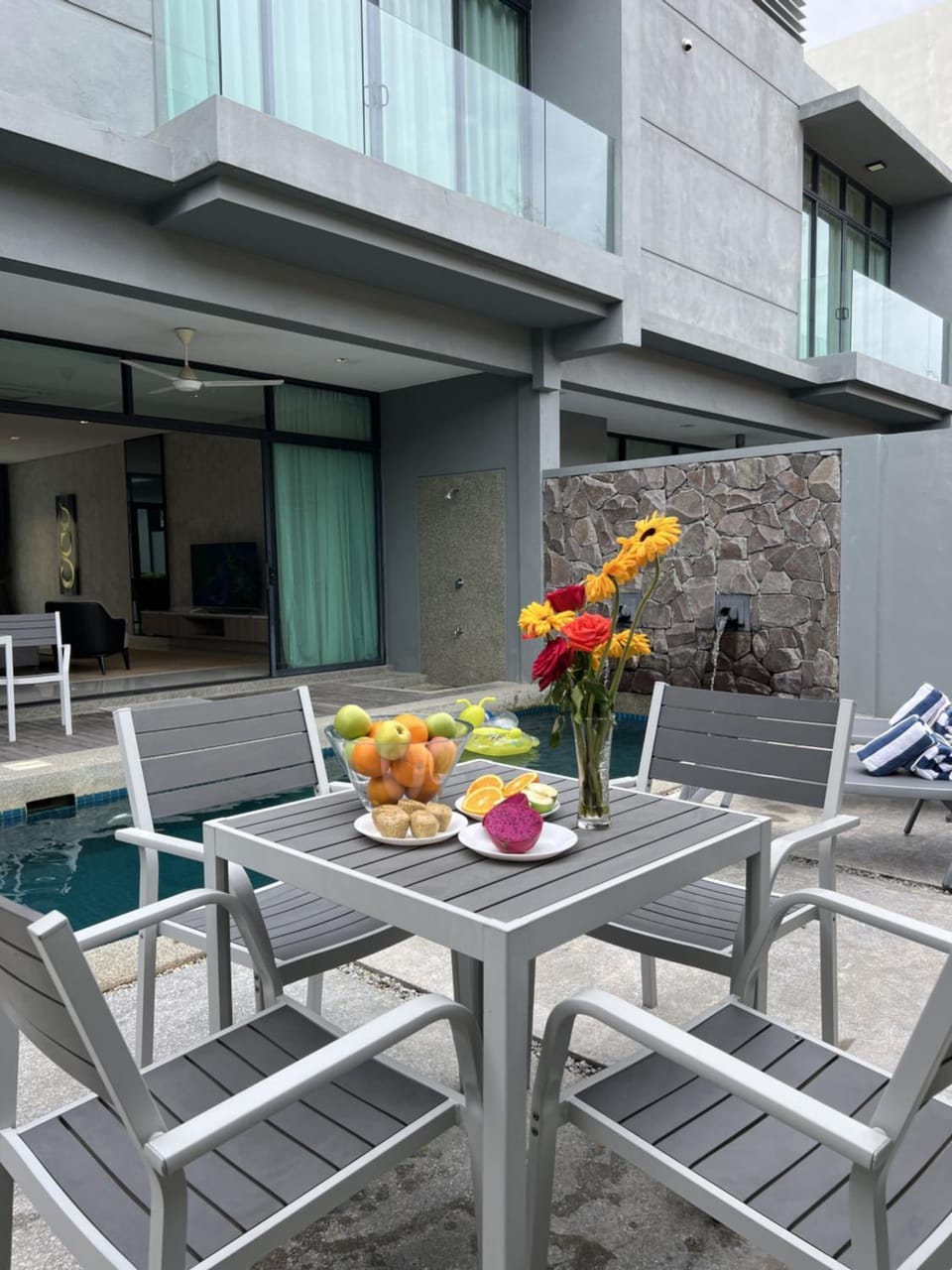 Patio, Day, Balcony/Terrace, Food and drinks, Swimming pool, sunbed