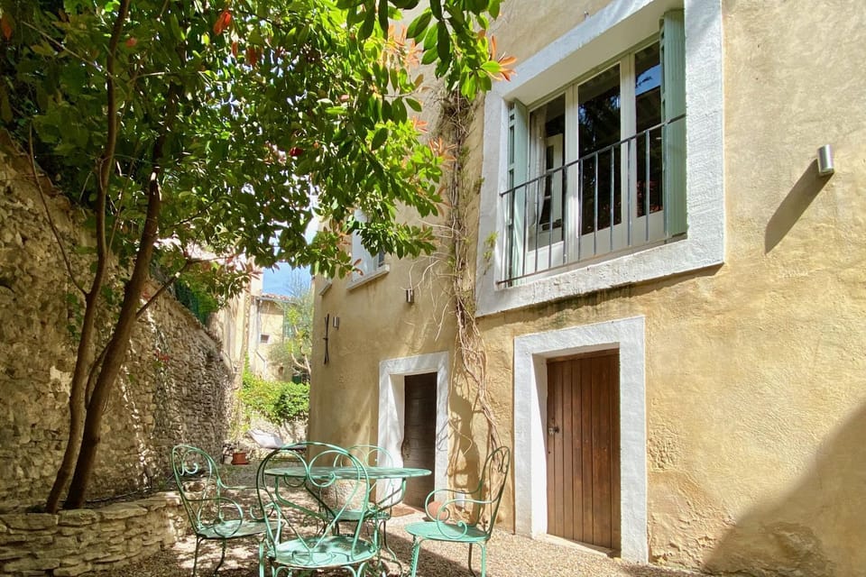 Property building, Patio, Facade/entrance, Seating area