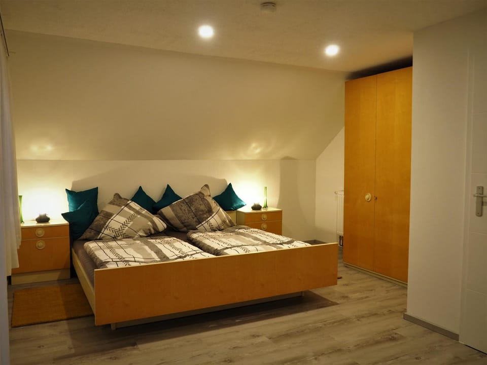 Bed, Bedroom