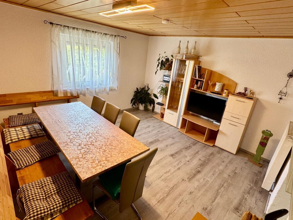 Property building, Dining area, Food