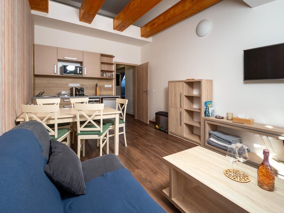 Living room, Dining area, kitchen