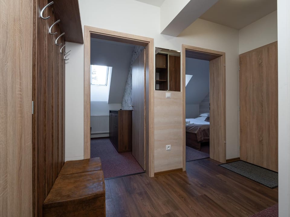 Other, Photo of the whole room