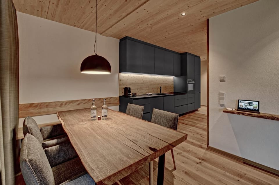 Kitchen or kitchenette, Dining area, kitchen