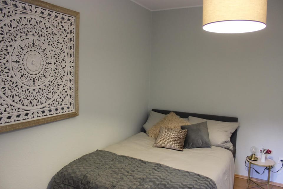 Photo of the whole room, Decorative detail