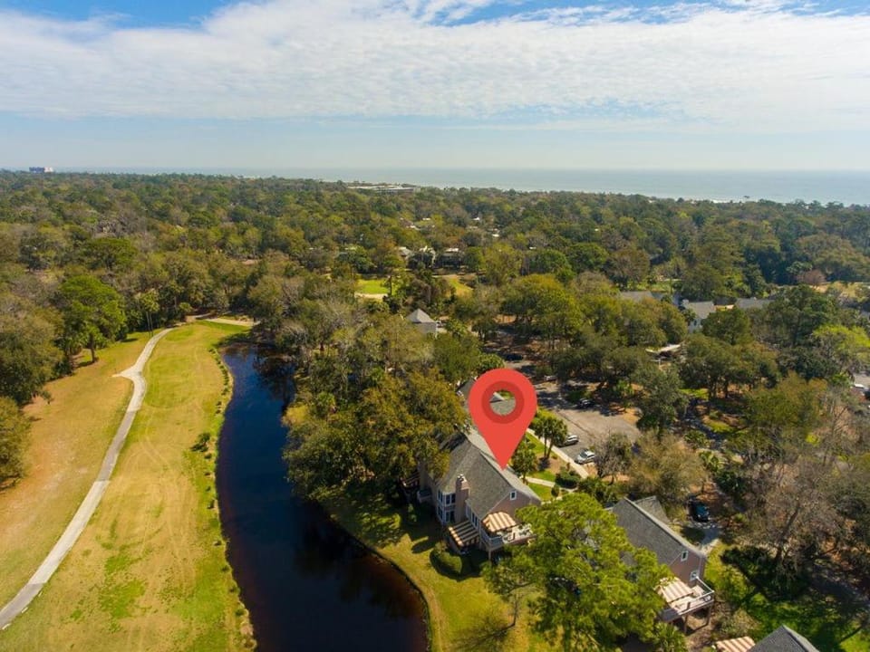 2 BR Evian Gorgeous Golf Views King 2 Twins Fold Out Bikes & Beach Gear included 2 Parking passes House in North Forest Beach