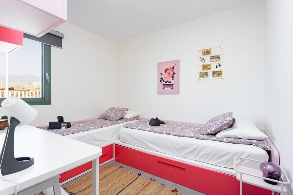 Bed, Photo of the whole room, Bedroom