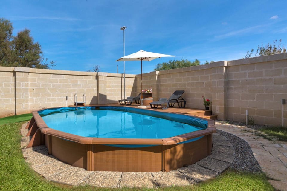 Swimming pool, Swimming pool