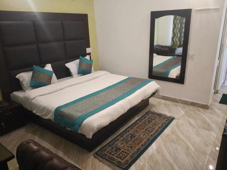 ROYAL BREEZE HOTEL & RESTAURANT Received Most Rated Traveller Award Property For Year 2024 & 2025!! Hotel in Uttarakhand