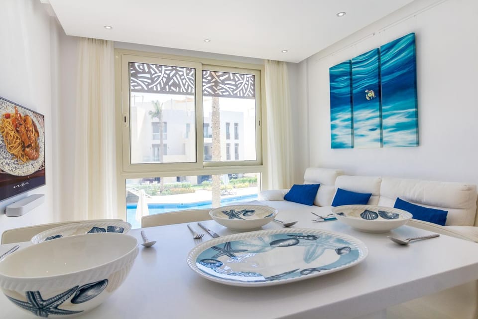 People, People, Activities, Bird's eye view, Balcony/Terrace, Balcony/Terrace, Decorative detail, Decorative detail, Dining area, internet, internet, kitchen, air conditioner