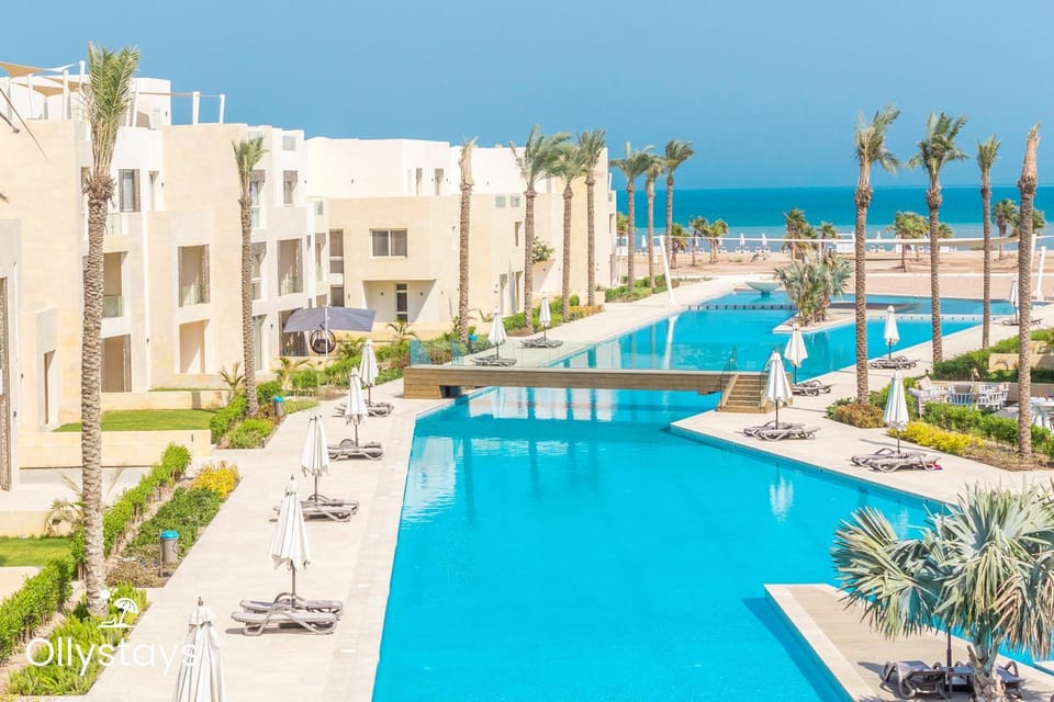 Pool view, Swimming pool