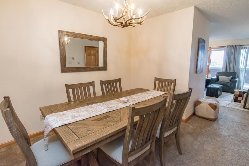 Ski Hill Off Piste Condo: Downtown Breckenridge Apartment in Breckenridge