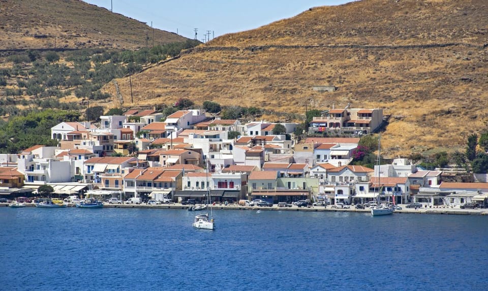 Restaurant/places to eat, Neighbourhood, Natural landscape, City view, Sea view, Supermarket/grocery shop, Shopping Area