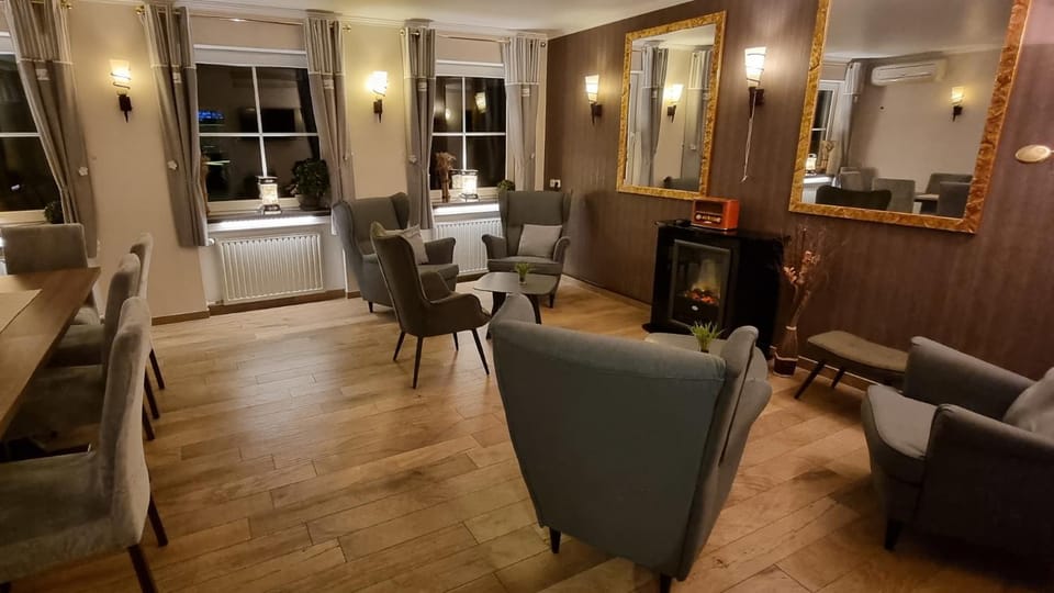 Communal lounge/ TV room, Living room