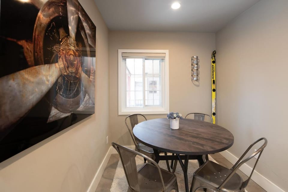 Edelweiss Gondola Condo: Main Street Breck Apartment in Breckenridge
