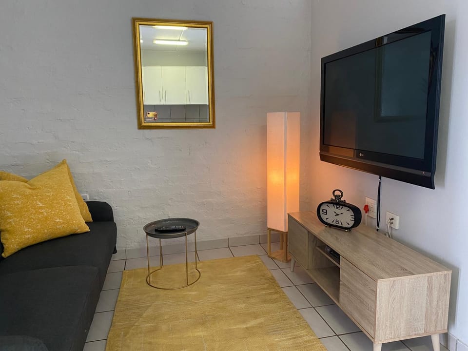 Centurion Fully furnished lock up&go 1 bedroom apartment Apartment in Pretoria