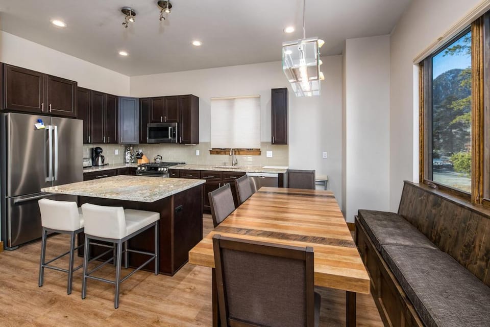 Deming Crossing Duplex: Downtown Frisco Chic House in Frisco