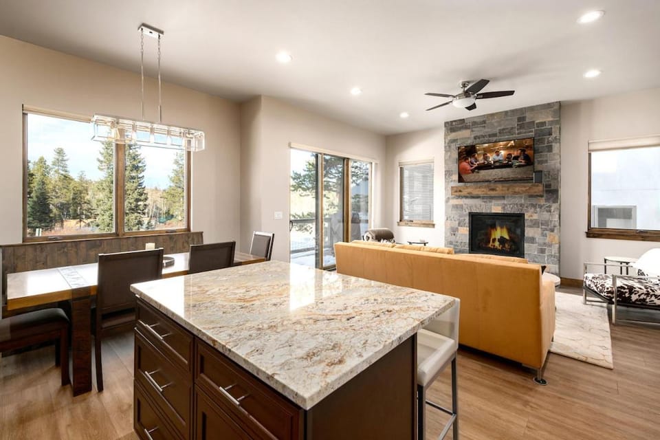 Deming Crossing Duplex: Downtown Frisco Chic House in Frisco
