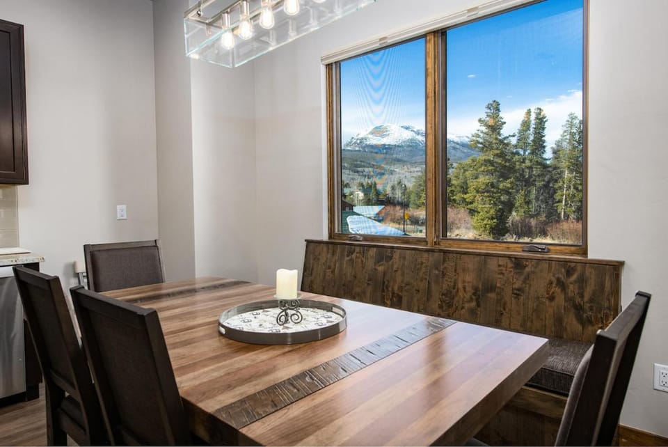 Deming Crossing Duplex: Downtown Frisco Chic House in Frisco
