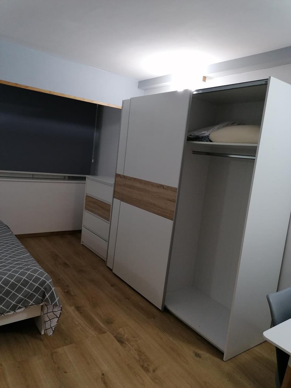 Photo of the whole room, wardrobe