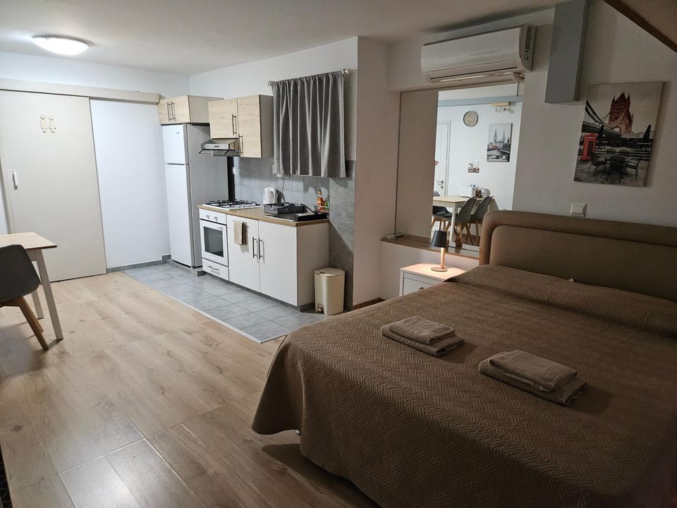 Natural Oak STUDIO by Emmelia Group Apartment in Paphos
