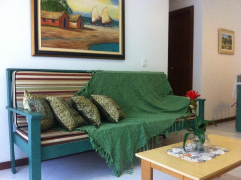 EXCELENTE APTO NA QUADRA DA PRAIA Apartment in Porto Belo