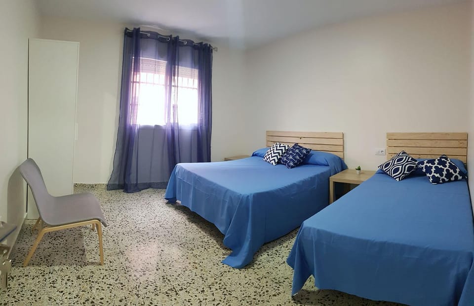 Photo of the whole room, Bedroom