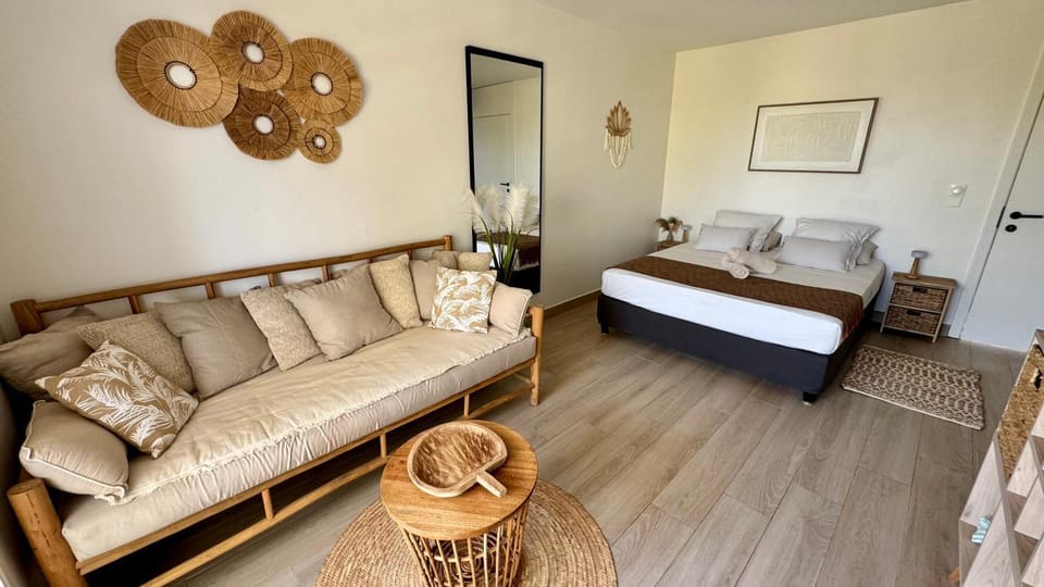 L'Escale - vue mer avec cuve Apartment in Grande-Terre, Guadeloupe