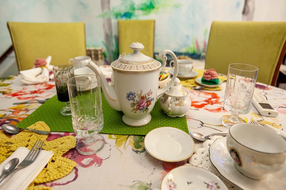 Coffee/tea facilities, Breakfast