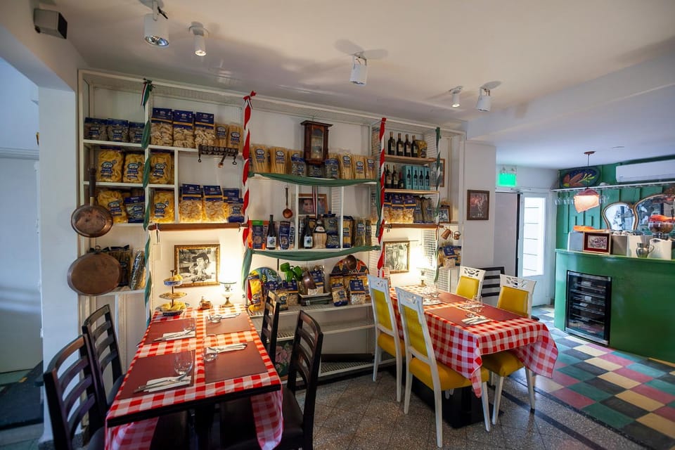 Restaurant/places to eat, Food and drinks
