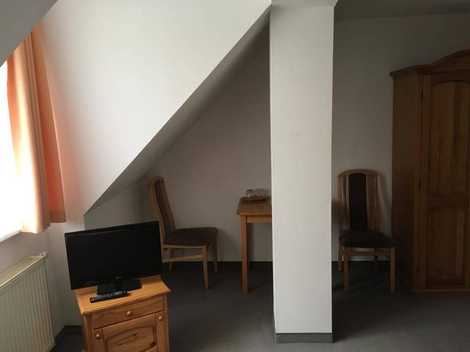 TV and multimedia, Seating area