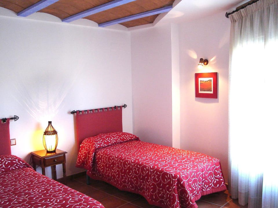 Photo of the whole room, Decorative detail