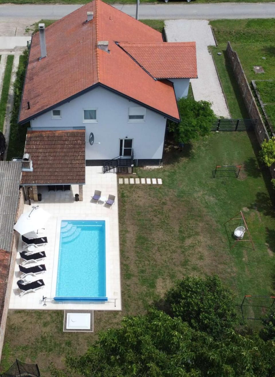 Property building, Pool view