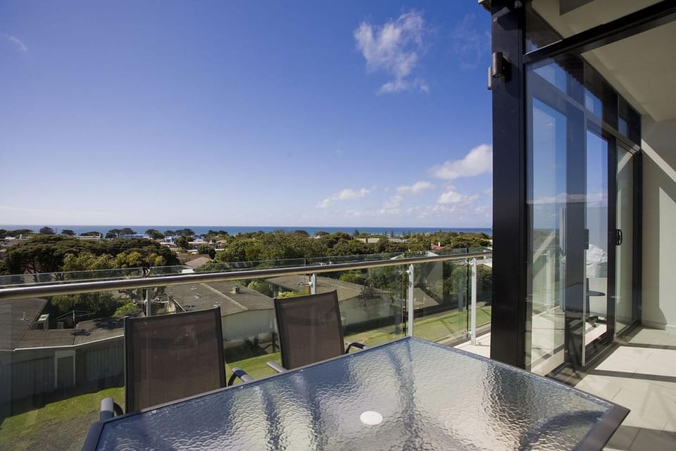 Whitewater Apartment 208 Sea Views Walk to Beach Apartment in Torquay
