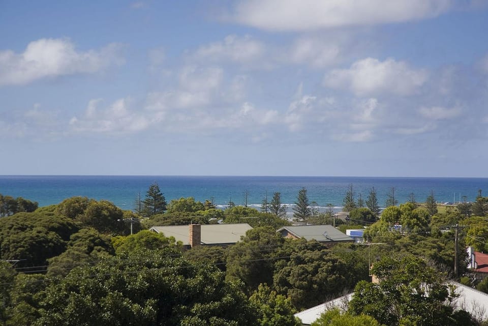 Whitewater Apartment 208 Sea Views Walk to Beach Apartment in Torquay