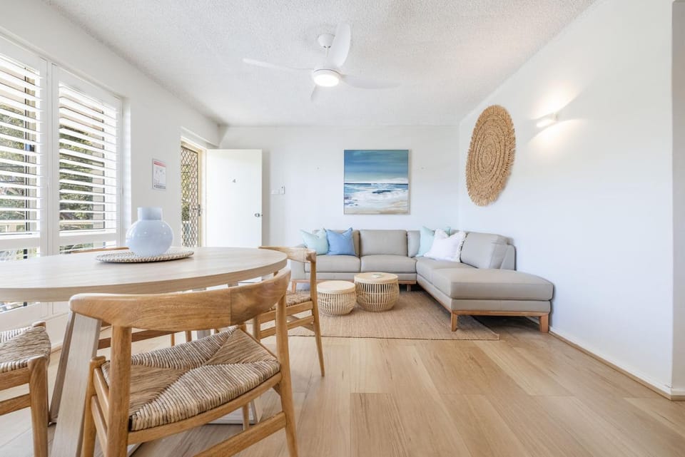 Shoal Court 4, 7 Lillian St - water views , linen, bed making Apartment in Shoal Bay