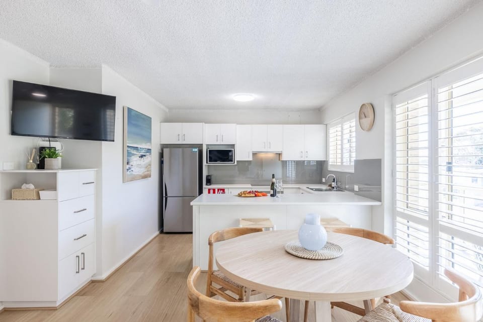 Shoal Court 4, 7 Lillian St - water views , linen, bed making Apartment in Shoal Bay