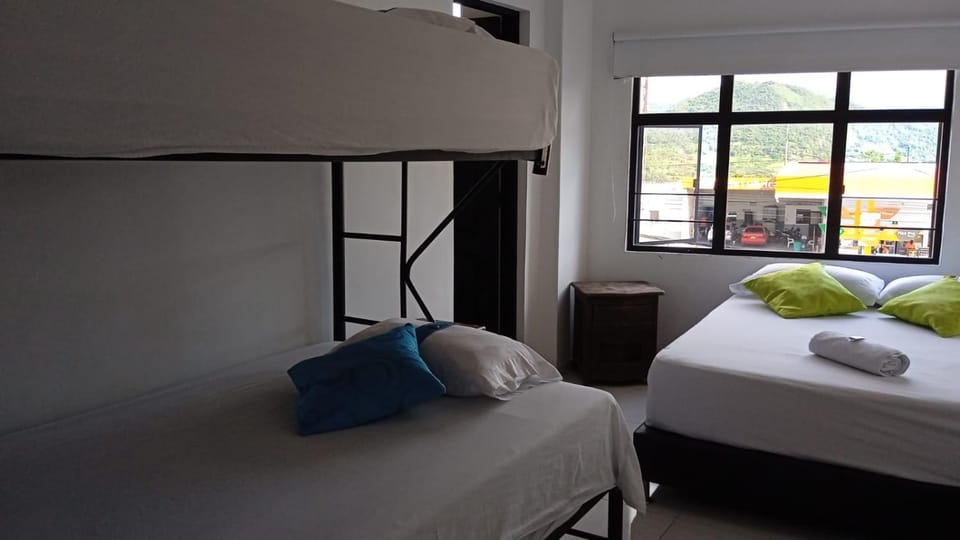 Bed, Bedroom, bunk bed