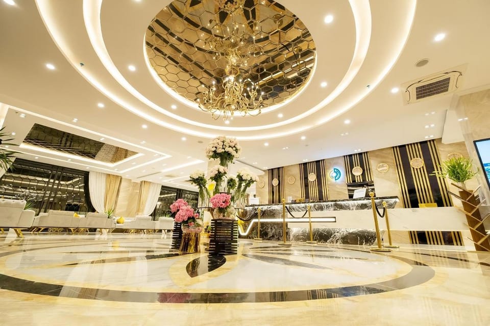 Communal lounge/ TV room, Lobby or reception