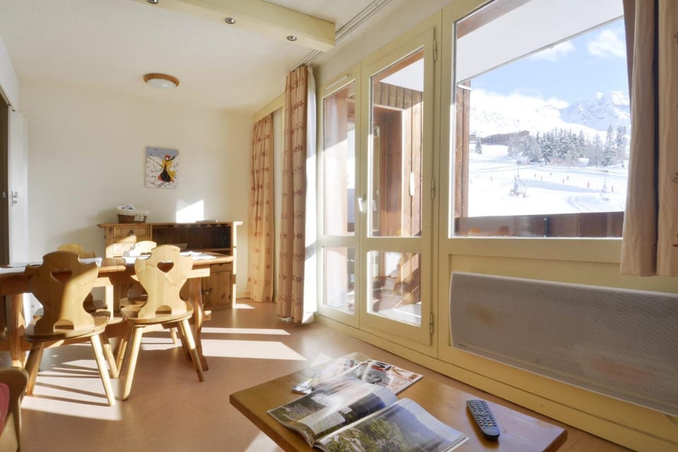 Residence 3000 - Studio divisible agréable · Accès direct aux pistes · Vue pistes · Balcon MAE-3613 Apartment in Mâcot-la-Plagne