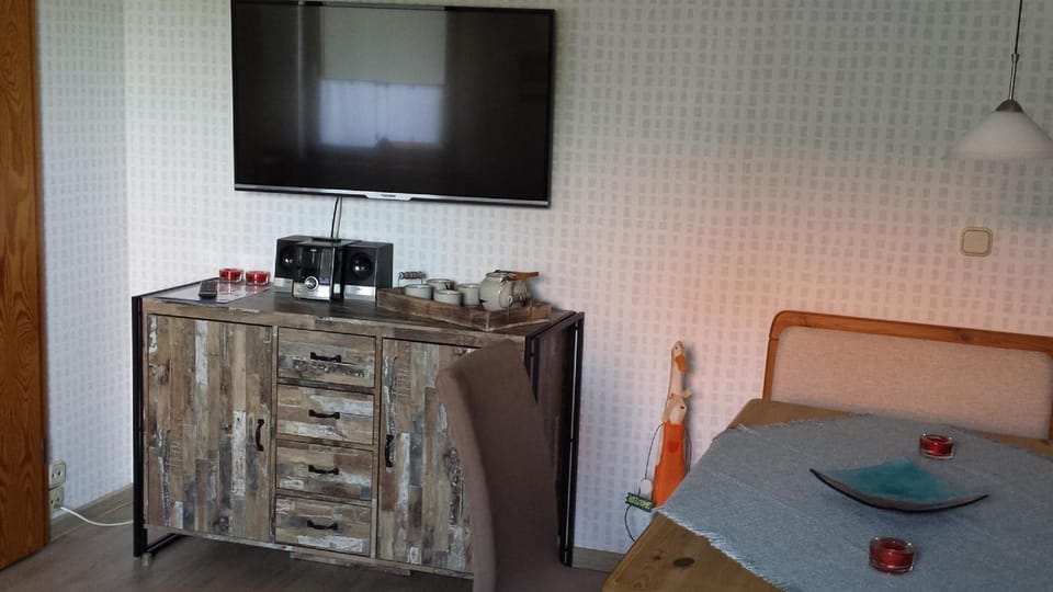 TV and multimedia, Photo of the whole room, Dining area