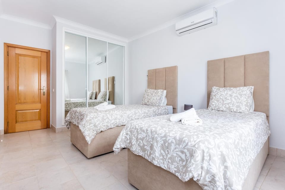 QEV - Santo António Apartment in Budens