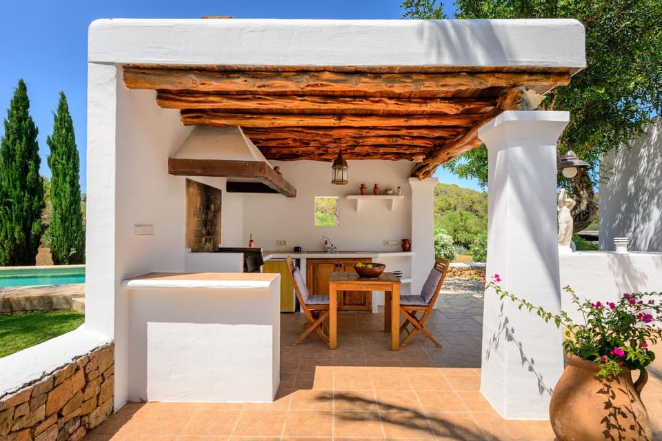 Patio, BBQ facilities, Garden, View (from property/room), Garden view, Pool view, Swimming pool