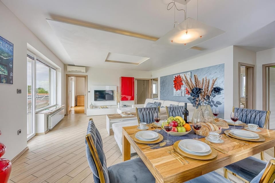 Dining area, Dining area