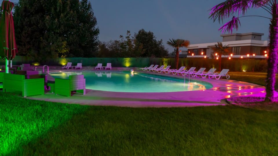 Garden, Swimming pool