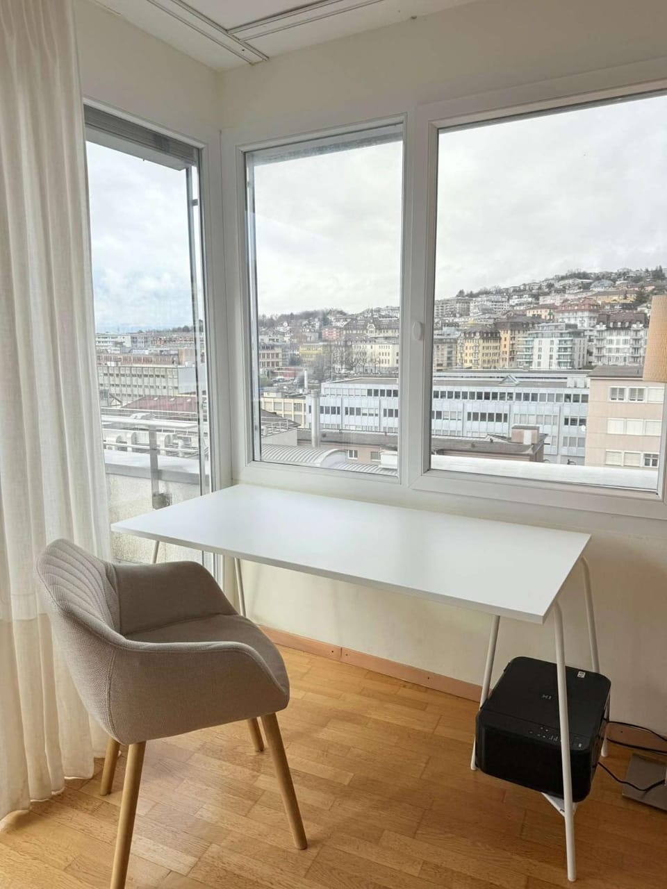 Good location, spacious, comfortable and bright!! Apartment in Lausanne