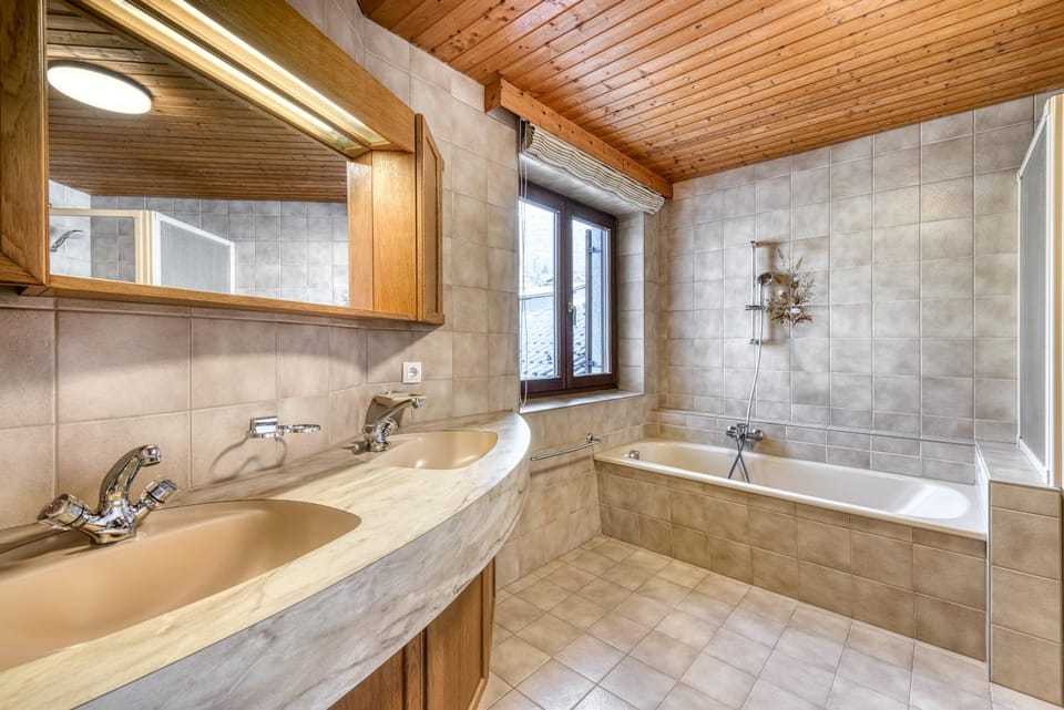 Shower, Toilet, Bathroom, Bath