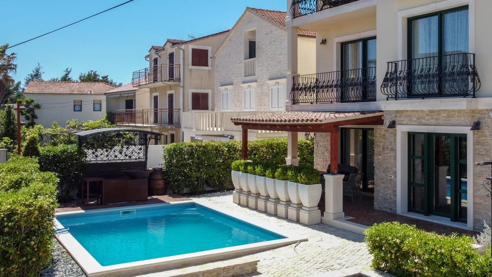 Property building, Pool view, Swimming pool