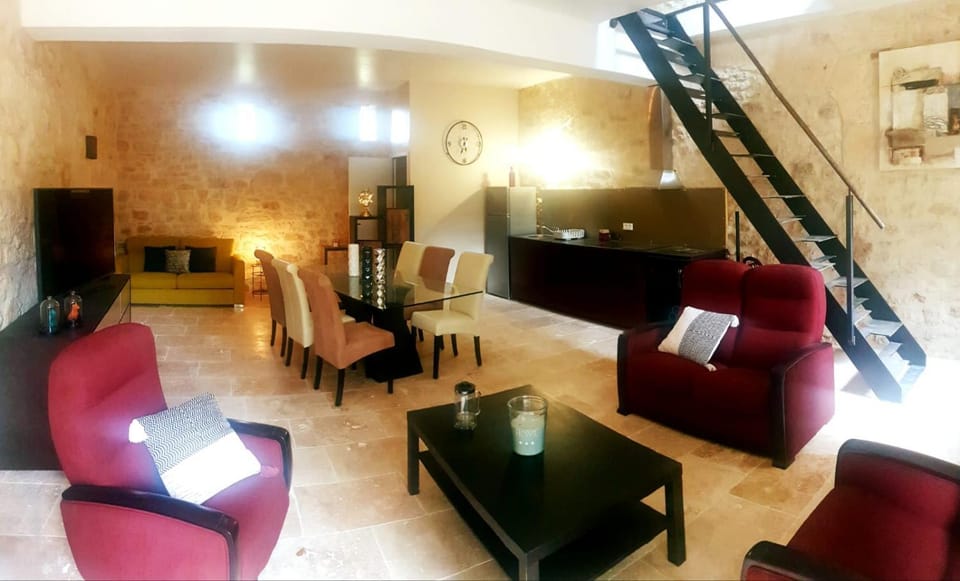 MAS TAREAU gîte Le CHAI House in Arles