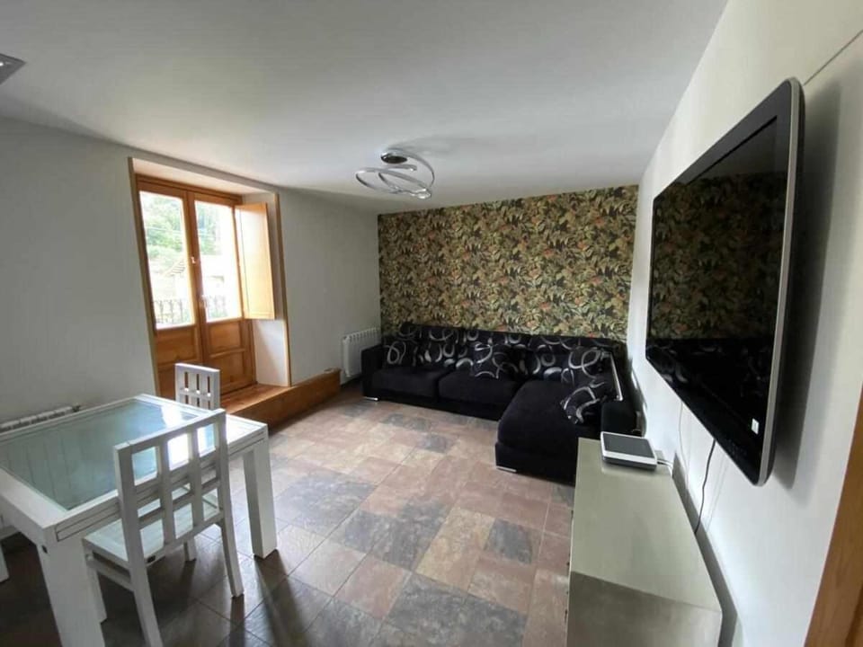 Communal lounge/ TV room, Dining area